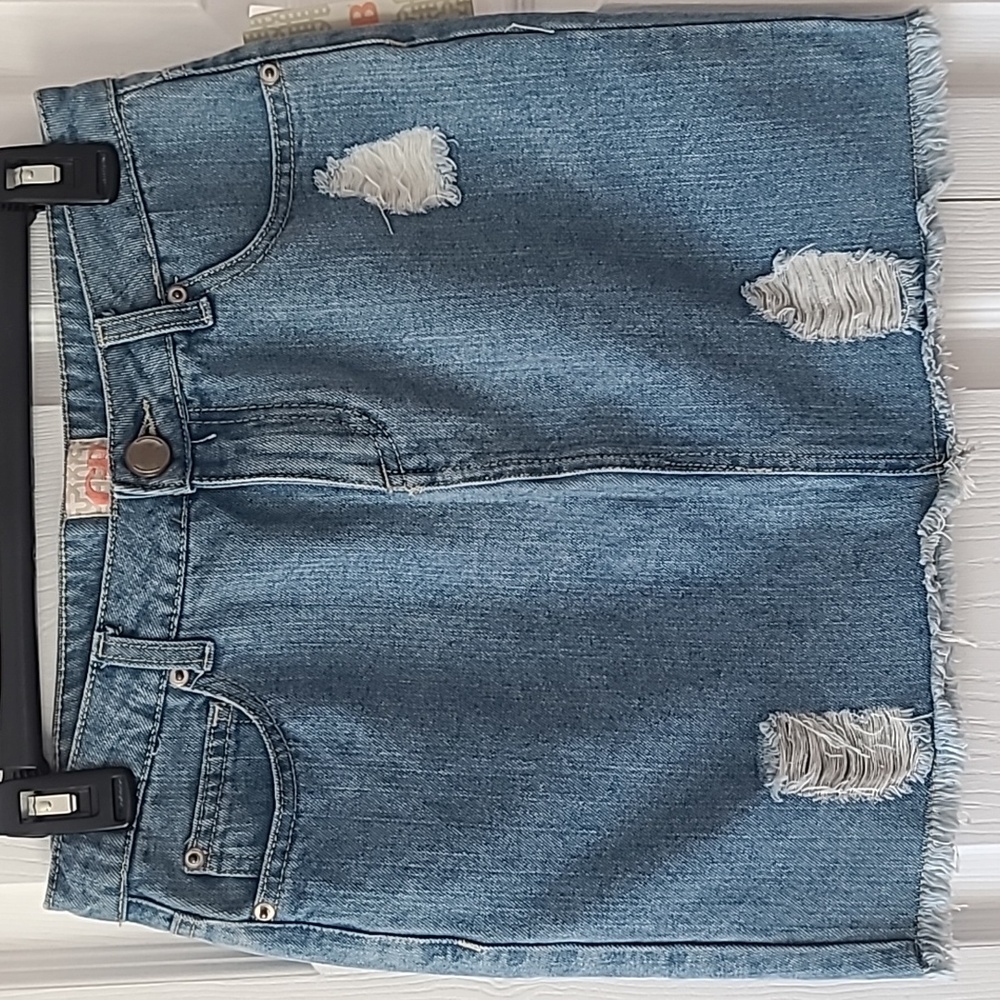GB denim distressed raw hem mini skirt Junior's size 3 NWT